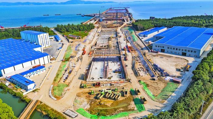 2018年10月18日，太湖隧道施工打通水陸連接。