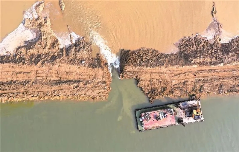 2021年12月7日，太湖隧道南泉段最后一倉完成回水。